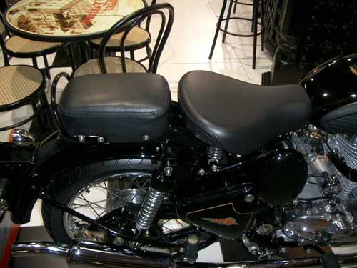 Royal Enfield - 2 selle New Classic